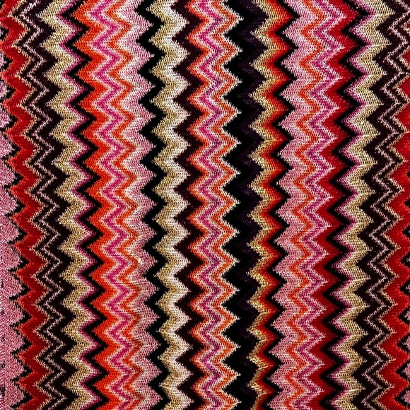 MISSONI Zigzag Patterned Scarf - Red, Pink, Black, Purple, Gold Vibrant colors - Picture 7 of 9